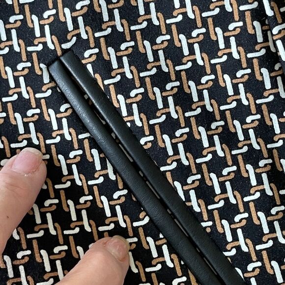 Chico's Black Tan and White Basketweave/Geometric Pattern Ankle‎ Crop Pants - 2 - Picture 4 of 11